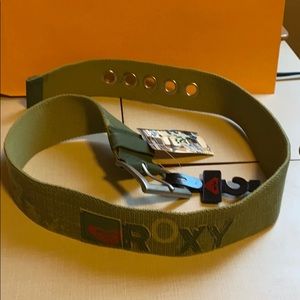 NWT Roxy Camo Military Style Belt
